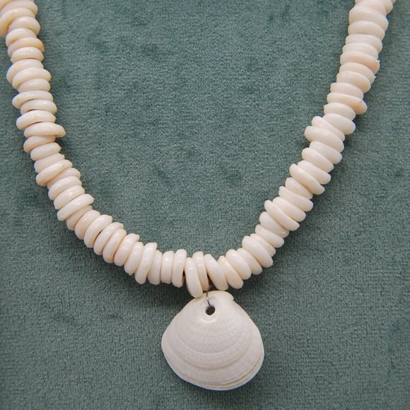Set of 2 Seashell Necklaces - Ready for that Cruise or Beach or Swimming Pool? - Picture 2 of 5